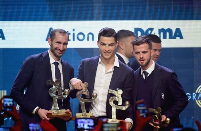 巴萨三连冠冠军颁奖,巴萨三叉戟欧冠夺冠之路