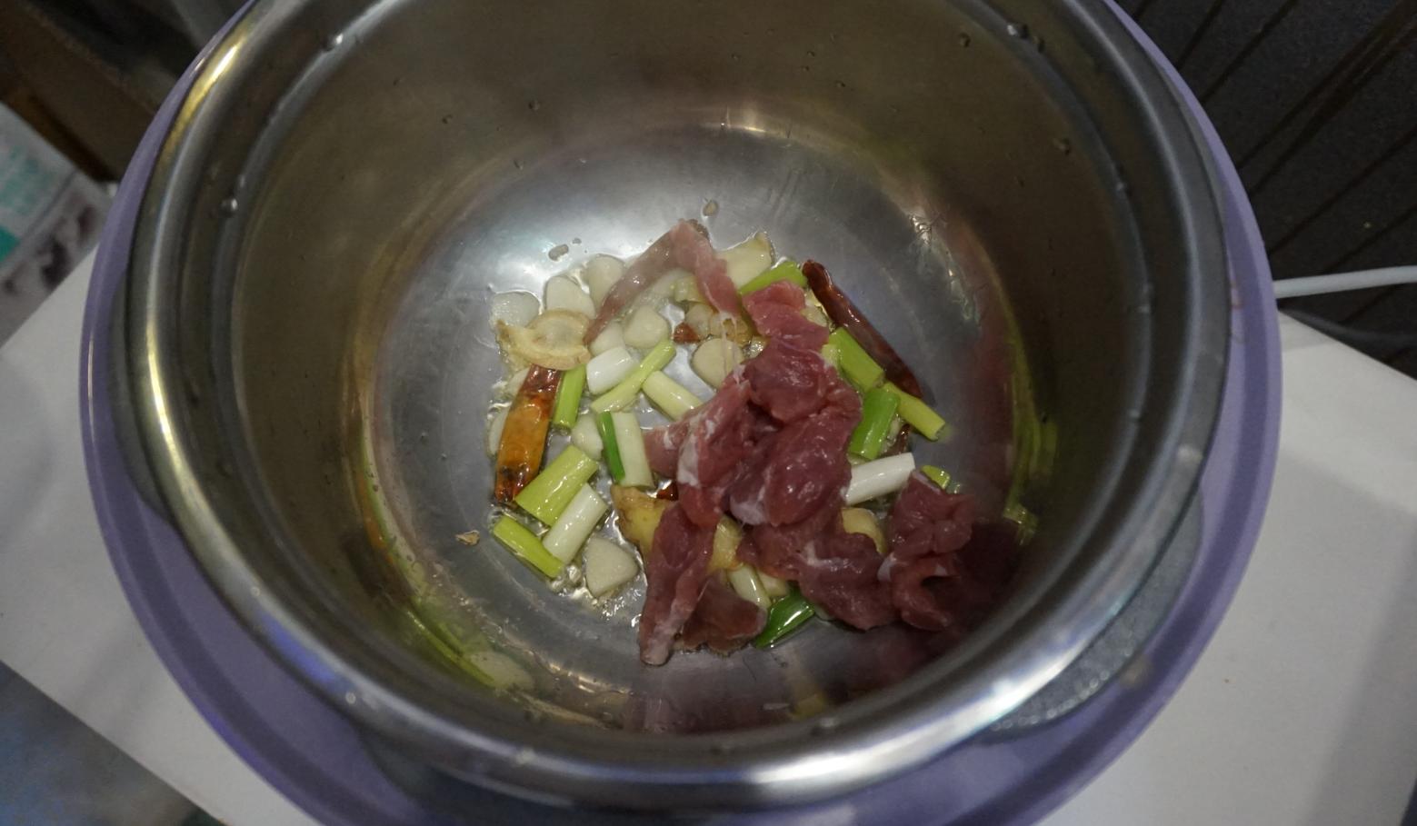 一锅两用双胆,一锅多用多功能的压力煲