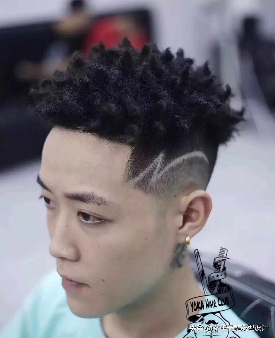 黑皮肤适合的发色卷发,黑皮肤适合烫什么发型好