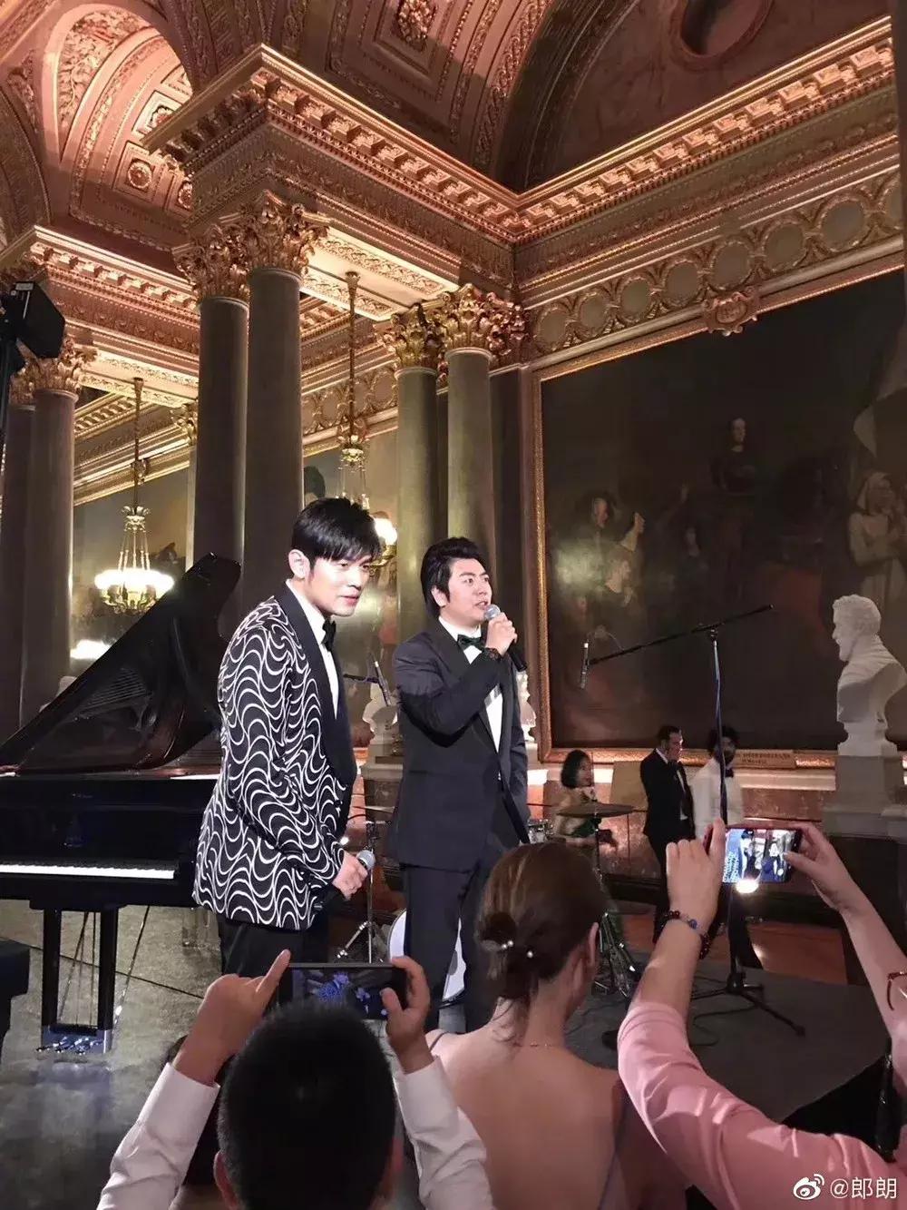 能嫁给王子的从来就不是“灰姑娘”，一起来看这场举办在世界五大宫殿之一的世纪梦幻婚礼吧