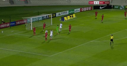 张琳芃的自摆乌龙将国足推入困境,张琳芃没有追加处罚么