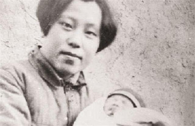 开国中将吴信泉：一生孕育12个子女，8个儿子、4个女儿