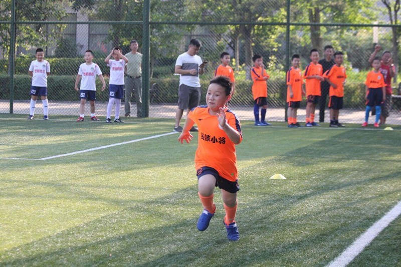 四川南充澳航小球员,南充奥航陈宇航