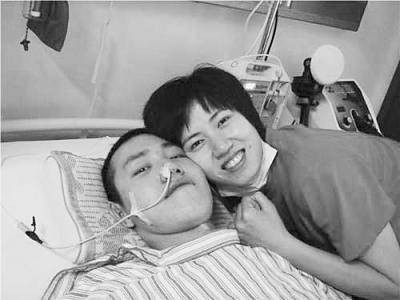 女排神话背后的艰难爱情：异地离婚、13年长跑、瘫痪相守、远嫁