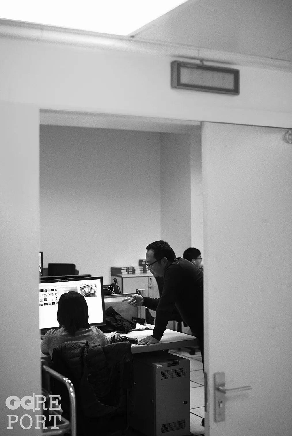 1818黄金眼毒舌记者,1818黄金眼的记者是怎么采访的