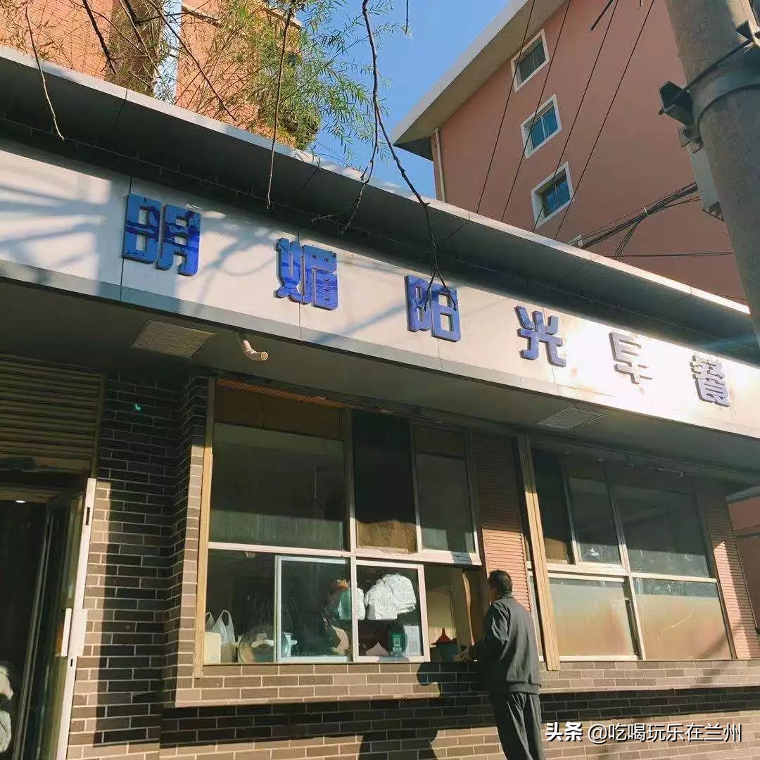 早餐吃什么中午吃什么晚上吃什么,早餐能吃什么就吃什么