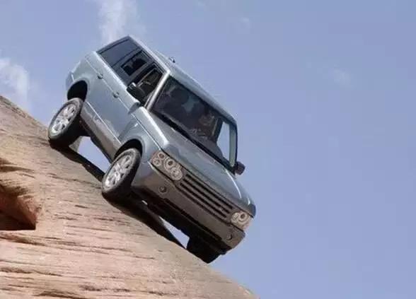 下坡时刹车突然失灵怎么减速呢,下坡刹车失灵自救方法自动挡