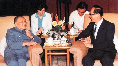 “超级富三代”逃亡海外六年，凭什么享受国葬待遇？