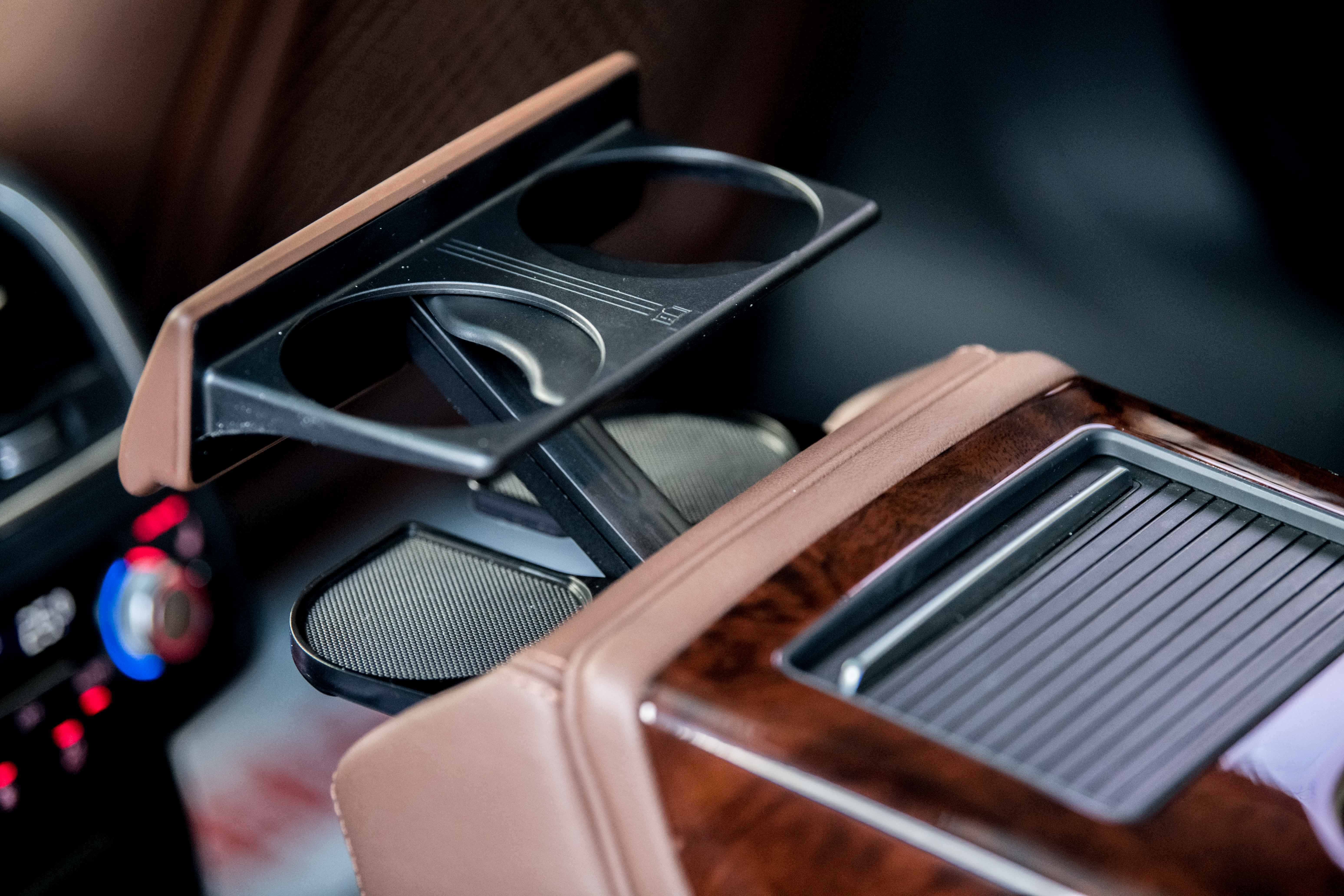 18款奥迪a6l3.0t四驱发动机,能文能武的帅哥