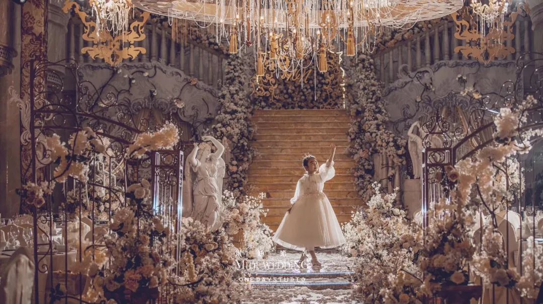 奢华的金色系欧式复古风婚礼,欧式宫廷风简约风婚礼