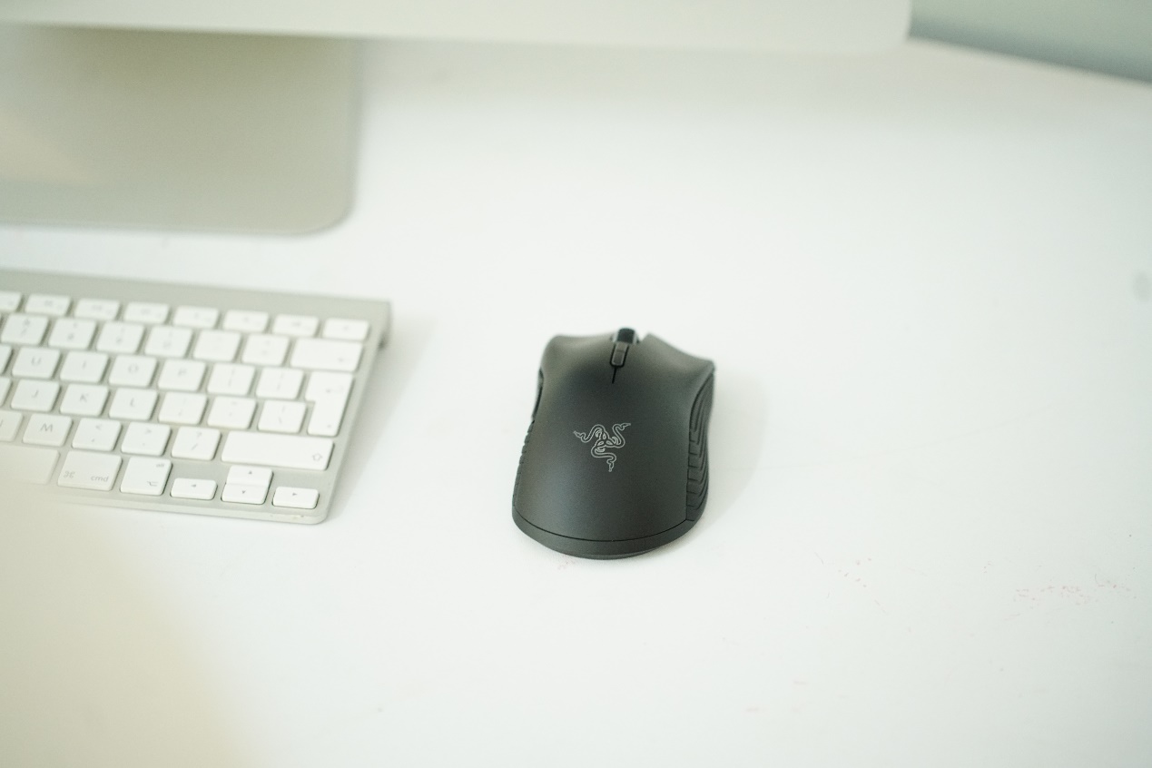 雷蛇曼巴眼镜蛇无线版鼠标开关键,雷蛇曼巴眼镜蛇无线版灯光