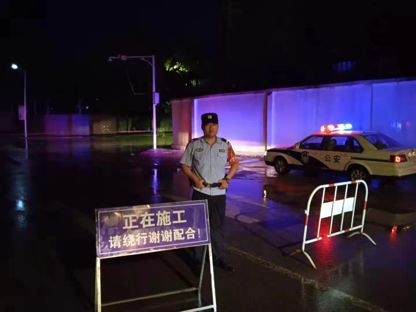 【我为群众办实事】江西景德镇：暴雨天“逆流”而上的瓷都公安