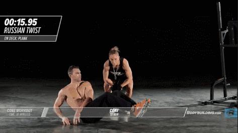 *辱侮**中国肌肉男的身材？网友：呸，你不配