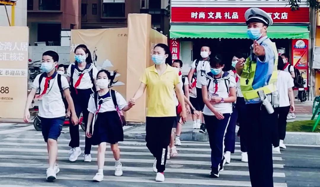 娉洰濂冲ぇ瀛︾敓,濂冲ぇ瀛︾敓缁欏濡堟墦鐢佃瘽鍝垚娉汉