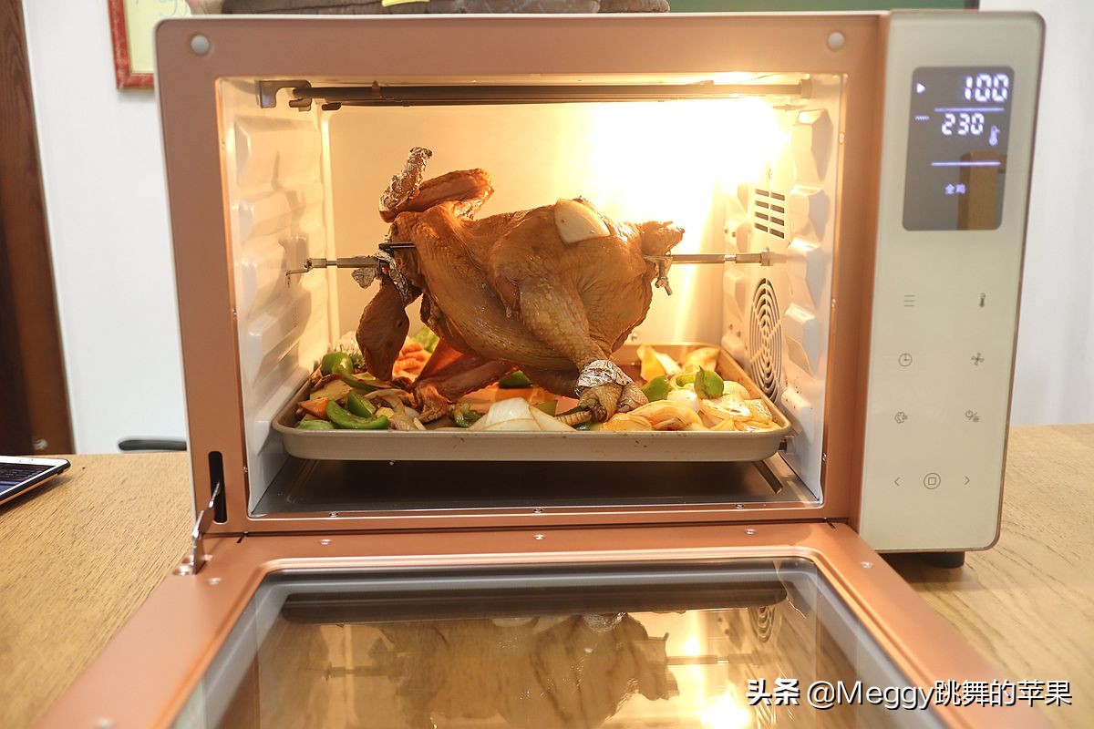 炭火烤全鸡怎么烤出外酥里嫩,焖烤全鸡也是一道杠杠的硬菜