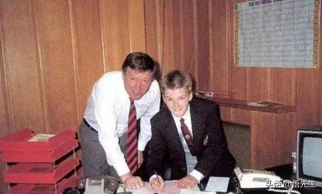 年轻时的霍金照,霍金年轻时照片有多帅