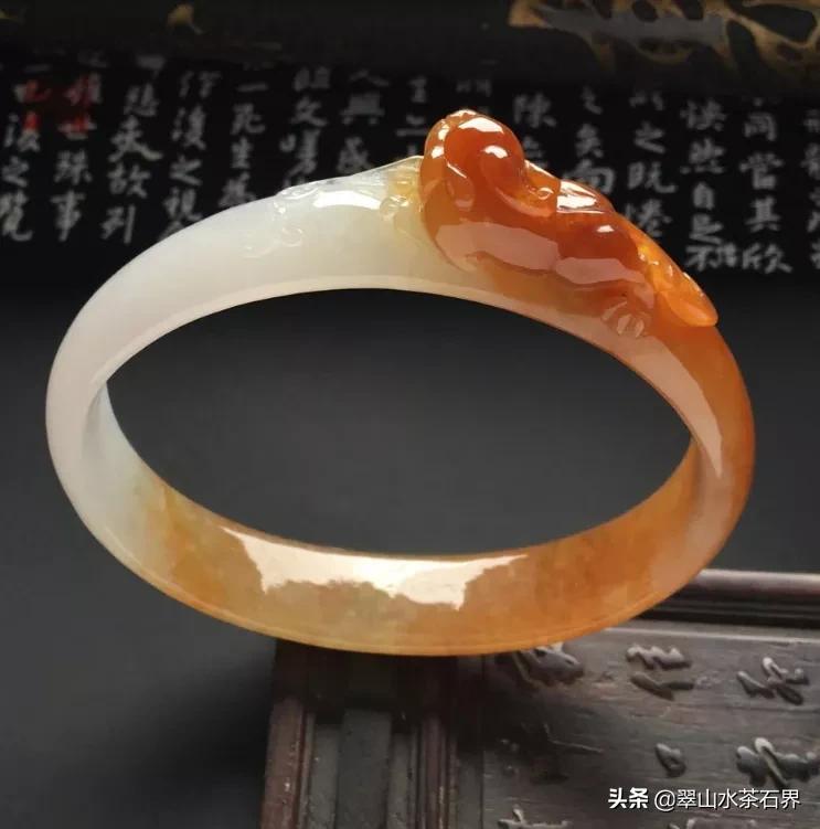 翡翠选糯冰带色还是冰种无色好,无色冰种翡翠大概多少钱