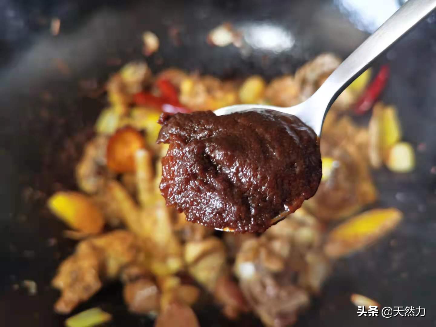 炒鸡怎么做不腥又好吃,炒鸡怎么做才能又香又嫩