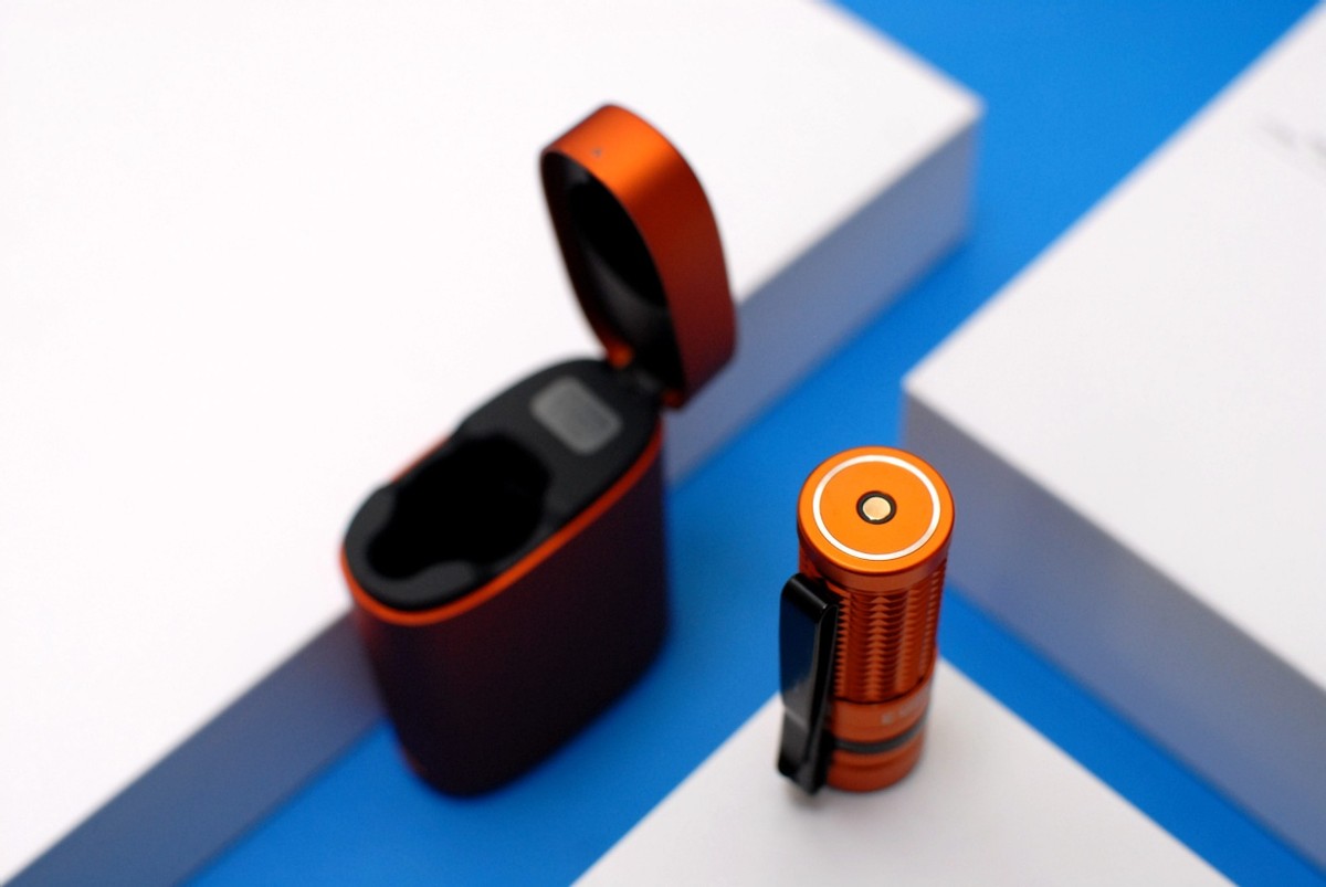 baton手电筒测评,傲雷baton3强光手电体验