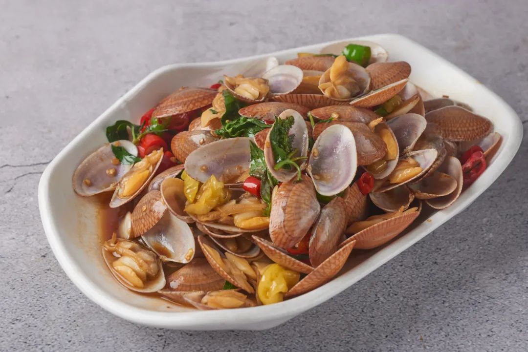 请依次用韩文读出来,请朗读并圈出元音不同的单词