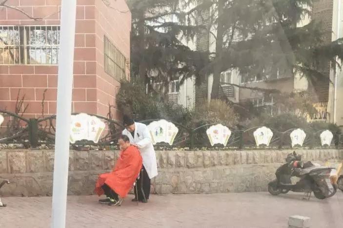 火车为什么还有人买硬座,火车卧铺比硬座难买