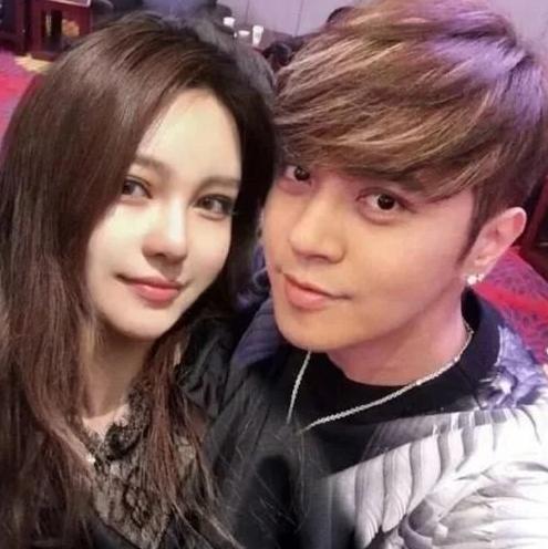 曝罗志祥周扬青,曝罗志祥开泳池派对