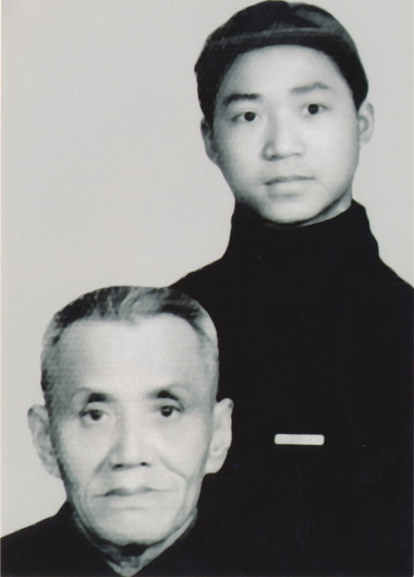 铁嗓金声江汉曲——记汉剧三生名家向阳