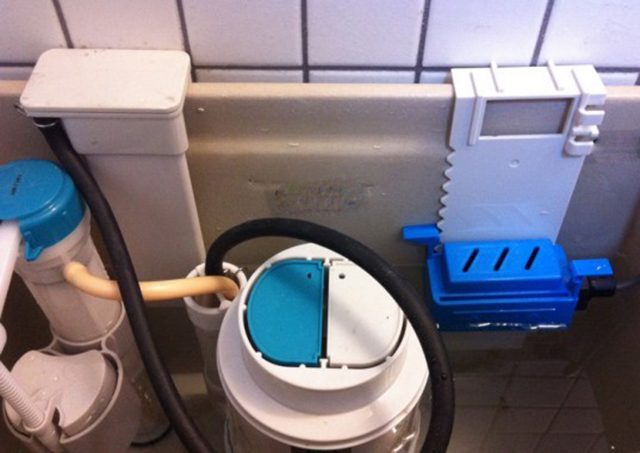 不要再折腾了，台盆排水管接到马桶水箱，又长又丑，能省多少水？