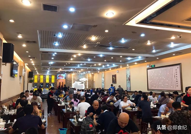 卖瓦罐到身家百万,郑州最响亮!一天能卖1000份,吃饭像打仗