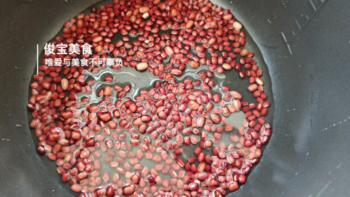 手揉面包烘焙教程,不用高筋面粉揉出膜的面包做法