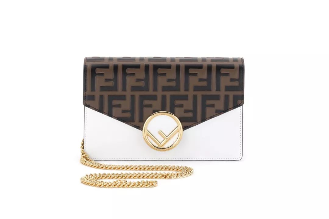 当代女生包包一般多少钱,女子买名牌包完整版