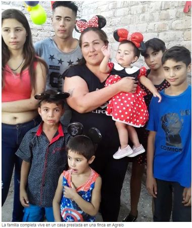 贫穷并不能限制梦想!阿根廷男孩用“泥土作画”完成作业感动众人