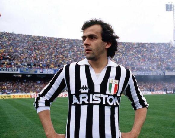 世界足坛公认的十位足球运动员,世界足坛史上十大足球巨星