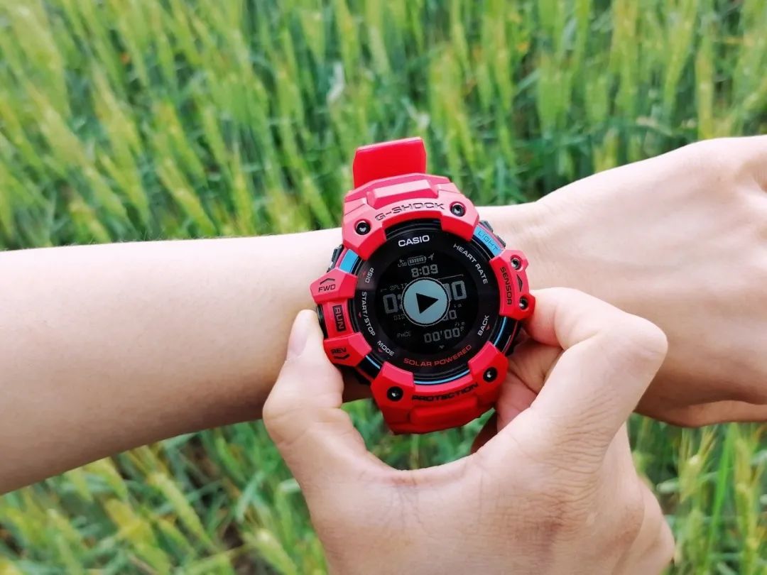 卡西欧gbd-h1000gps功能,卡西欧gbd-h1000有六局电波吗