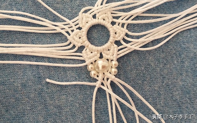 七彩莲花挂件的编法,梅花挂件编法教程