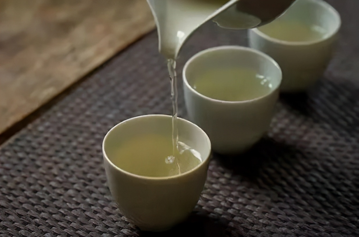 形成茶叶品质最重要的酶是,酶在茶叶加工中的应用和发展