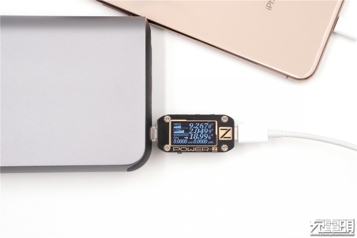 绿巨能22.5瓦充电器,绿巨能18w移动电源评测