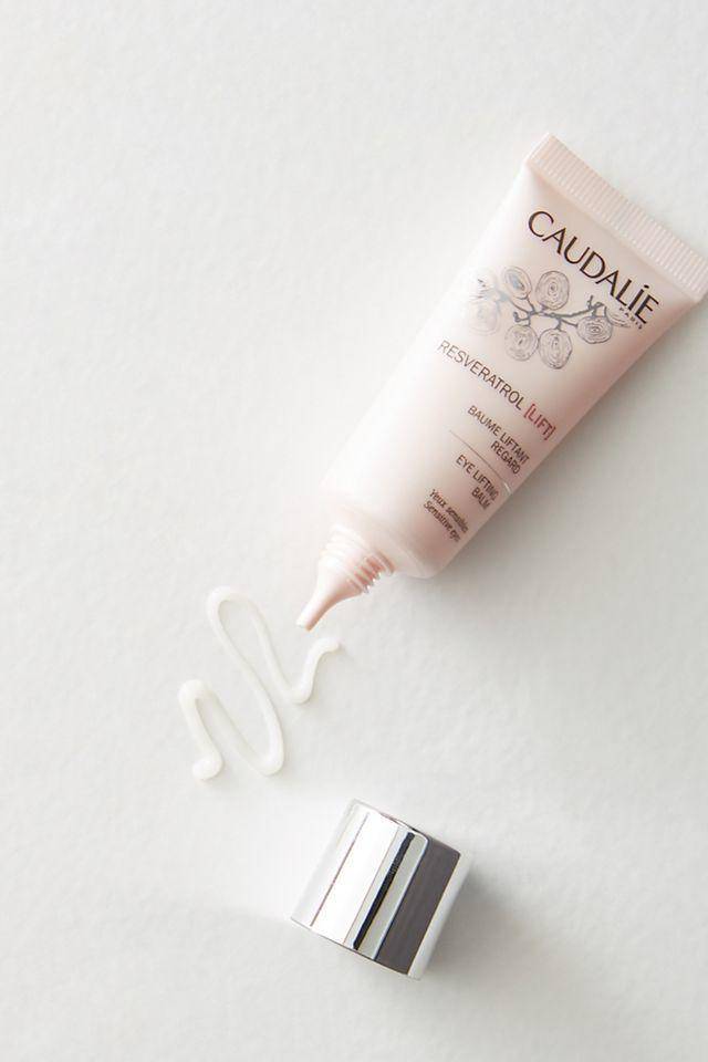 48岁贾静雯状态惊艳美貌依旧,贾静雯如何保持自己的颜值和身材