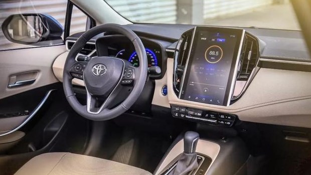 雷凌和卡罗拉哪个性价比高些家用,雷凌和卡罗拉迈腾和帕萨特