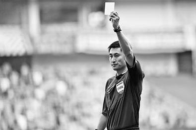 裁判也是国外的好？足协特地聘请韩国裁判吹中超，一场收费两万多