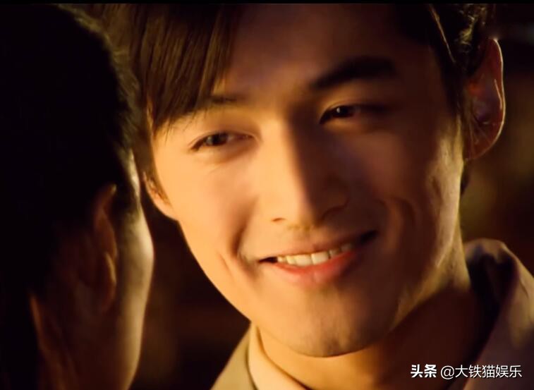 8位桃花眼男明星,最迷人的六位帅哥