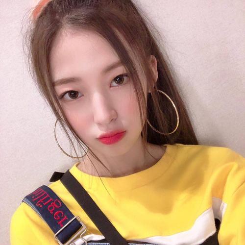 iu泰妍谁实力强,iu和泰妍哪个更大势