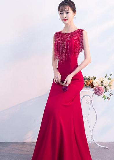 敬酒服跟酒店背景颜色一致好吗,敬酒服不选红色