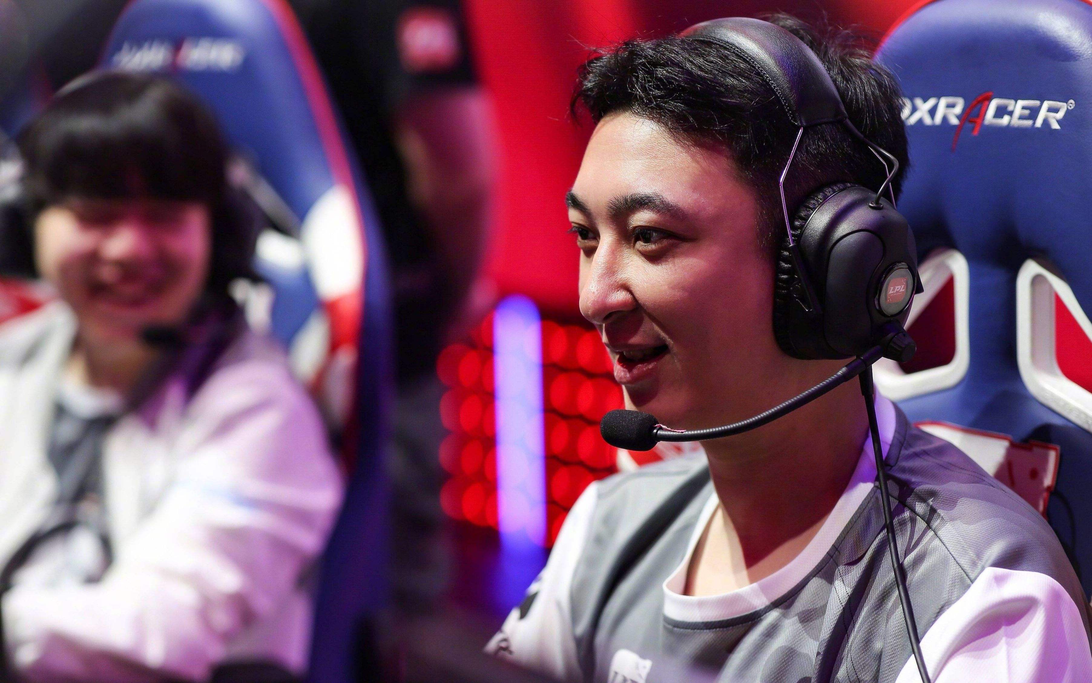 王思聪和周二珂完整视频,王思聪斗鱼给二珂刷礼物