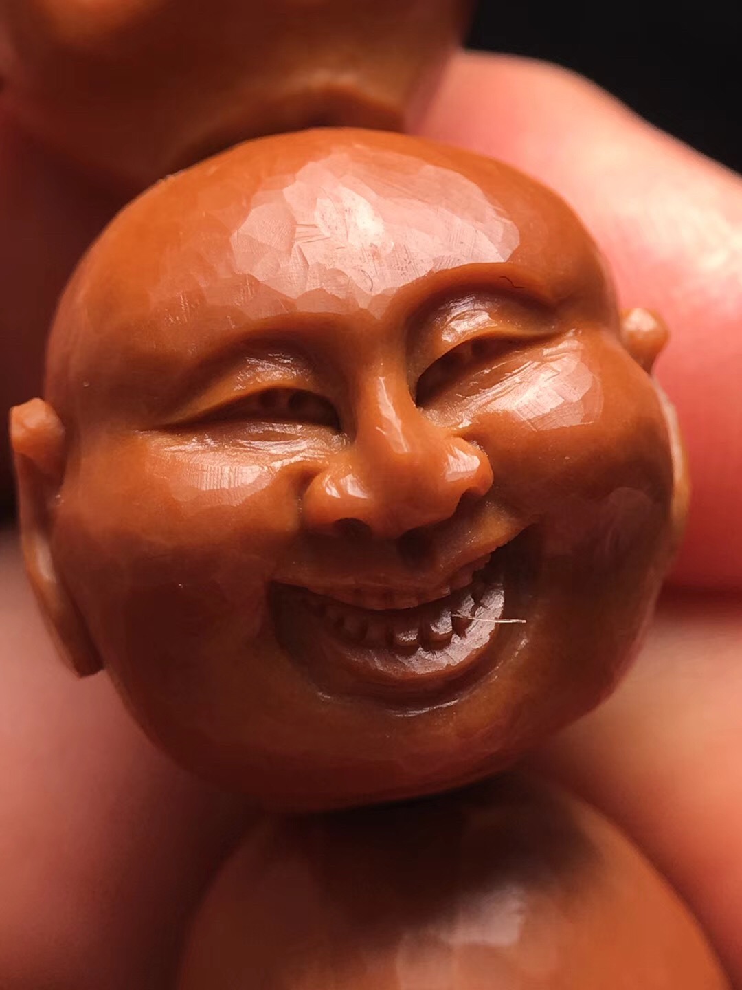 橄榄核雕手串上油盘还是干盘好看,玩文玩橄榄核雕要注意这三点