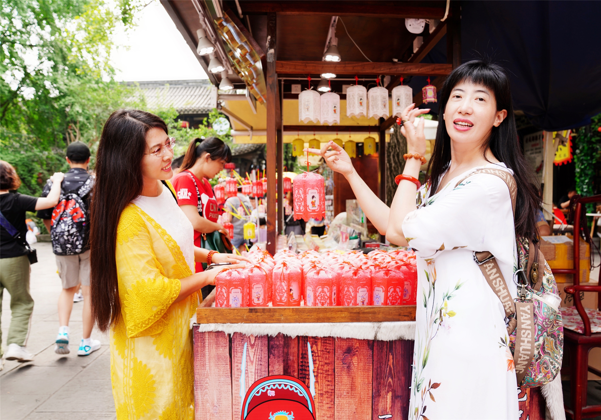 成都步行街是哪条路,成都步行街和长沙步行街