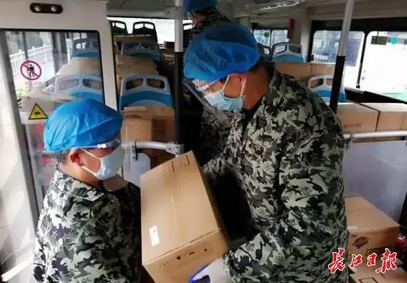 在抗疫一线彰显青春担当,在战役一线彰显担当与责任