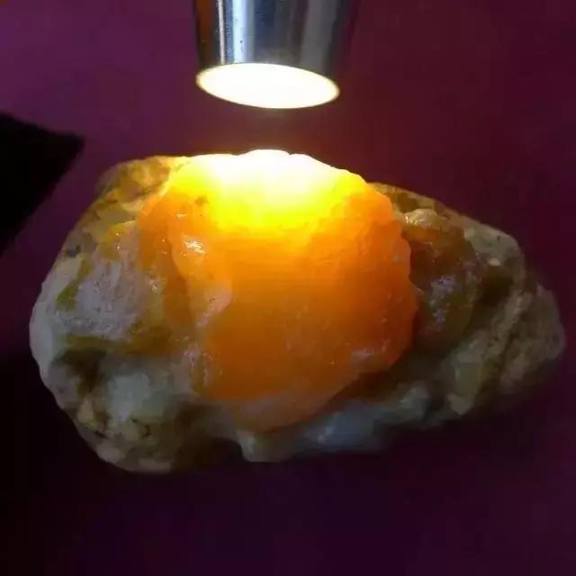 捡到这些石头不要扔真的很值钱,哪些石头价值连城千万别扔