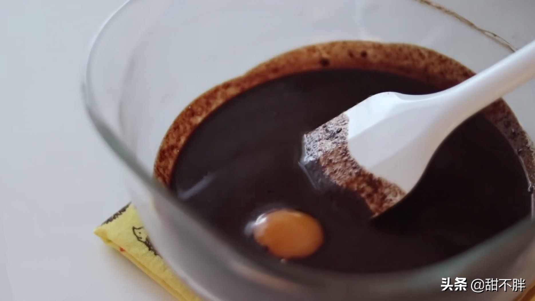 巧克力舒芙蕾甜品做法,巧克力舒芙蕾蛋糕做法视频