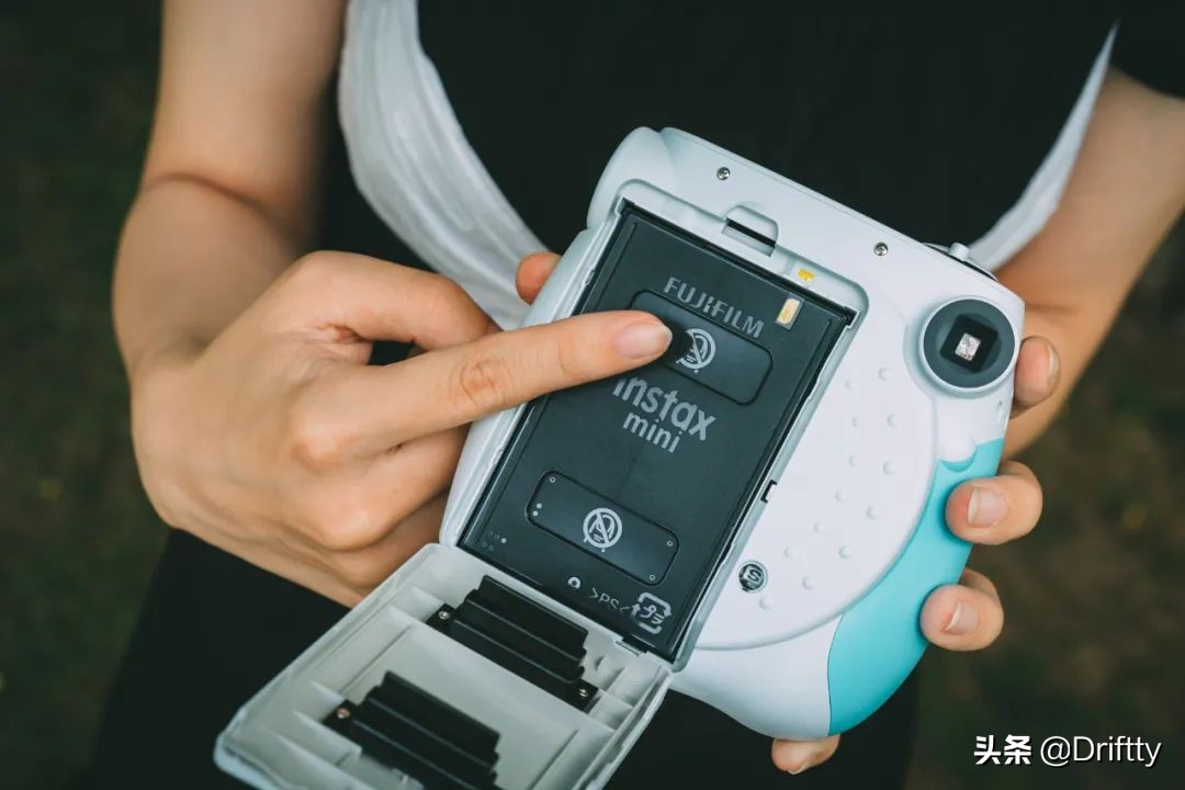 富士拍立得instaxmini7s一直响,富士instaxmini7s拍立得用法